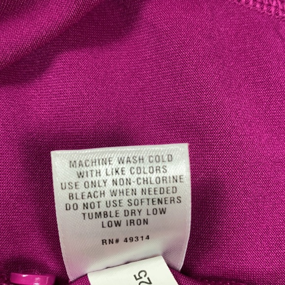 Under Armour Loose fuchsia Sleeveless Polo, Small - Picture 13 of 14